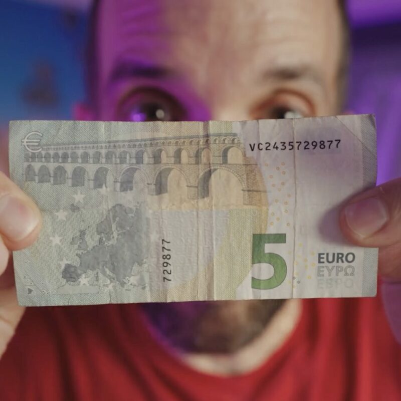 « Vos contenus de marque ne sont pas vus et ça va être de pire en pire ! » Ça, c&rsquo;est ce qu&rsquo;on appelle un hook de peur. Et si vous avez cliqué, c&rsquo;est que ça a marché sur vous.