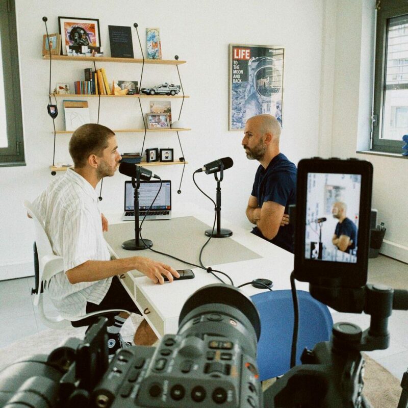 Maxime Bretin, Social Media Manager de Fermob, est au micro de notre podcast